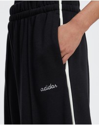 adidas Sportswear - Seasonal Essentials Colorpop Pants With Embroidered Graphic