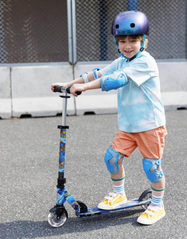 Micro Scooters - Micro Sprite Art Collection 2 Wheel Folding Scooter with LED wheels