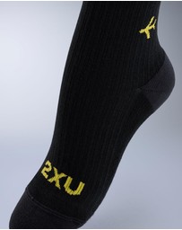 2XU - Flight Bamboo Charcoal Compression Socks