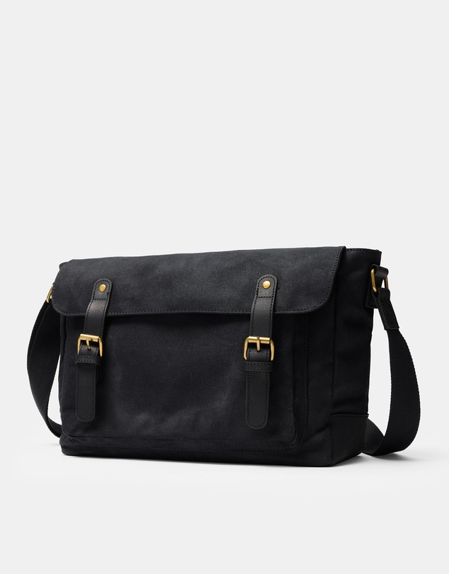 UNISON - Leo Satchel