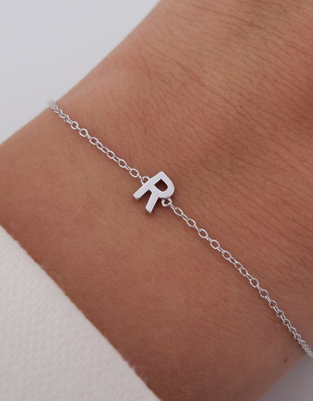 The Silver Collective - Petite A-Z Letter Bracelet Silver - R