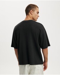Cotton On - Cropped Fit T-Shirt