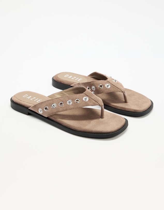Dazie - Colette Stud Thongs