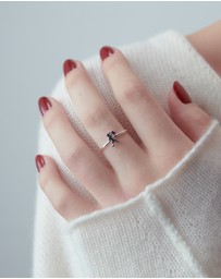 Karen Walker - Mini Runaway Girl Ring