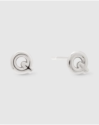 Wanderlust + Co - Alphabet Bubble Silver Stud Earrings - Letter Q