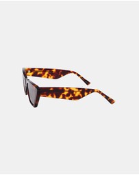 Soda Shades - Rozalia Russia x Soda Shades - Shade 001 Rich Tortoise