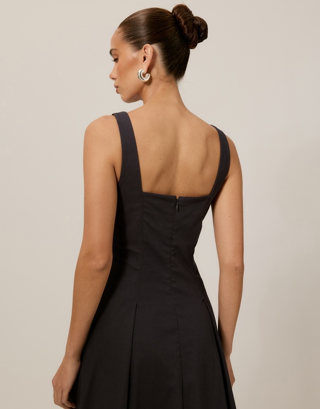 Tussah - Lulu Square Neck Midi Dress