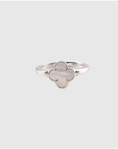 Von Treskow - Clover Ring (Mother of Pearl)