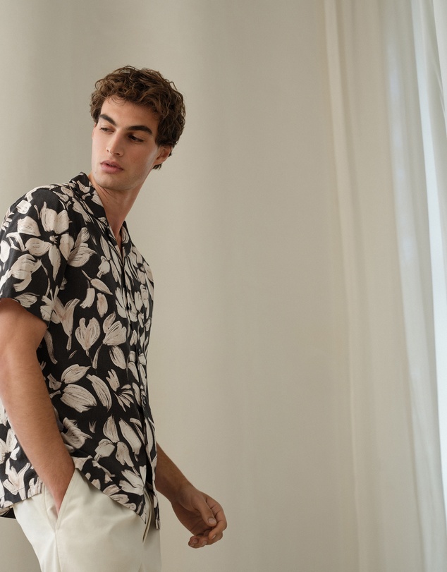 Trenery - Sable Short Sleeve Shirt in Black