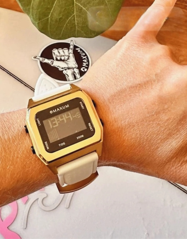 Maxum - Raglan Tide Watch – Gold Case, Black Dial & White Silicone Strap