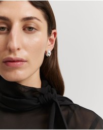 Country Road - Oval Huggie Earring