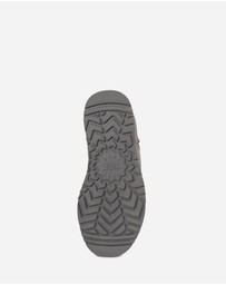 Ozwear Connection Uggs - Ugg Classic Platform Mini Boots (Water Resistant)