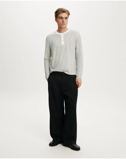 Cotton On - Fitted Henley Long Sleeve T-Shirt