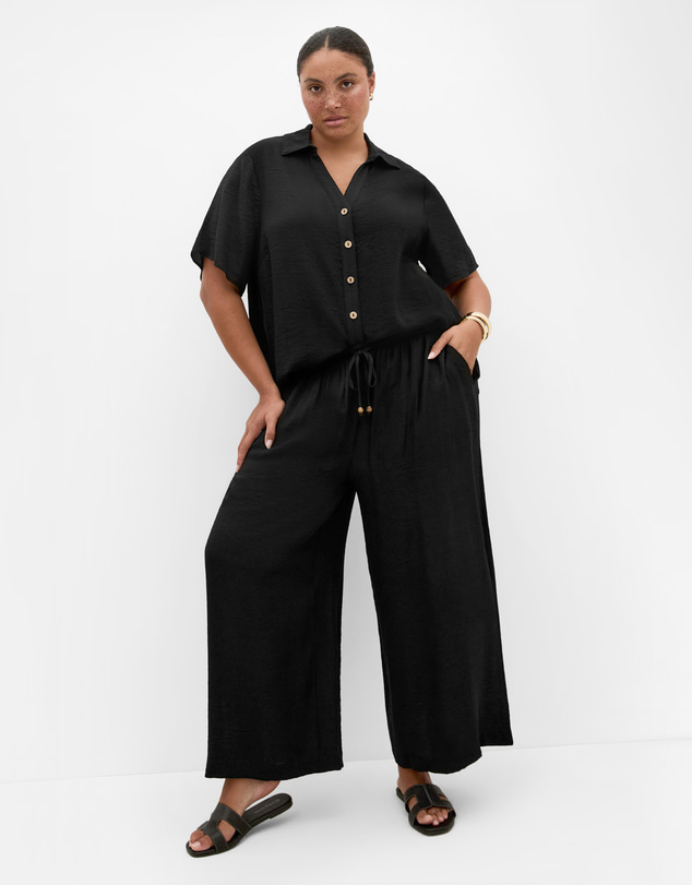 City Chic - Plus size Poolside Short Sleeve Shirt - black