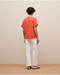 Trenery - Relaxed V Neck T-shirt in Fiesta Red
