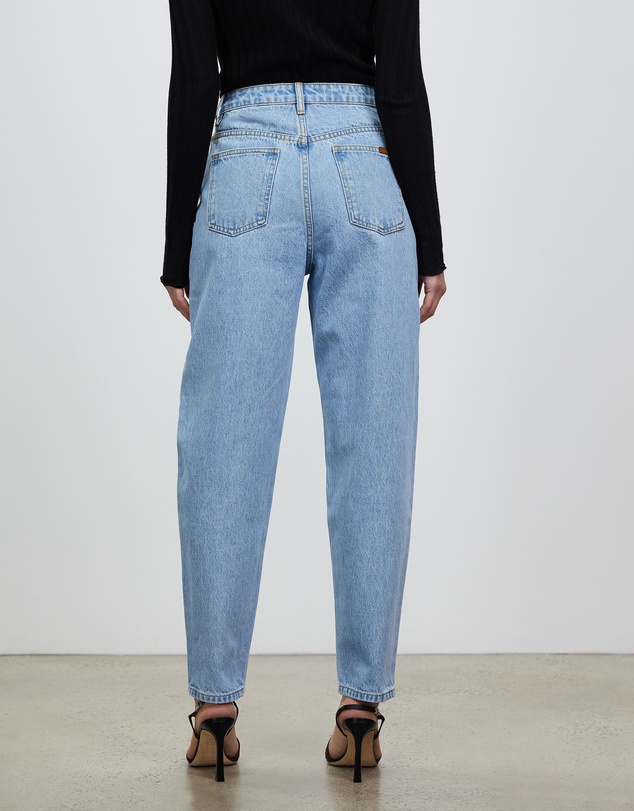 Minima Esenciales - Osa High-Rise Barrel Leg Jeans