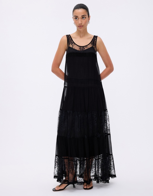 Minima Esenciales - Amelia Lace Panel Maxi Dress