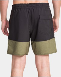 Volcom - Mens Manic Trunk 17