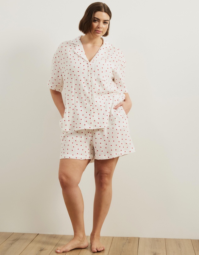 Atmos&Here Curvy - Violet Heart Shorts & Shirt Pyjama Set