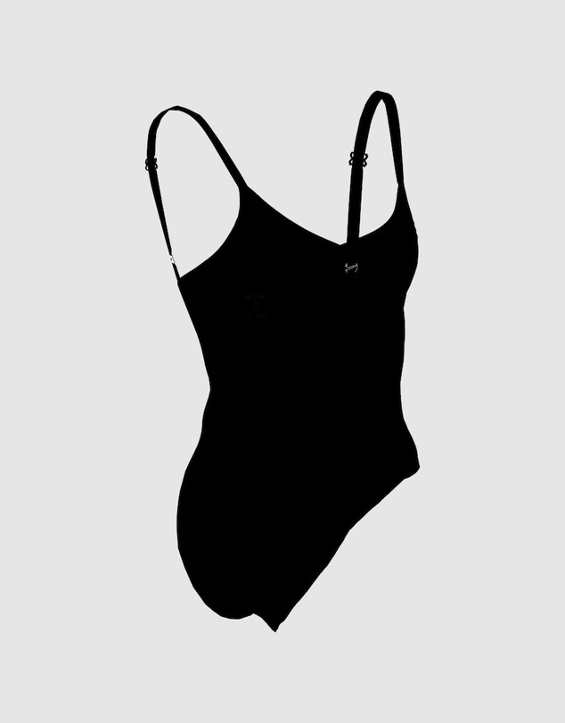 Nike - Essential V-Neck One-Piece Swimsuit
