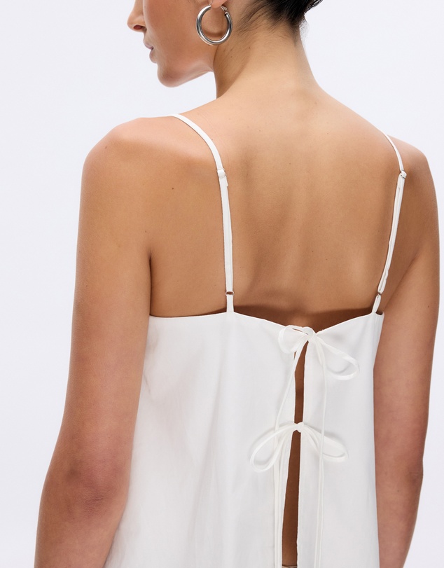 Minima Esenciales - Zinnia Cotton Embroidered Scallop Hem Top