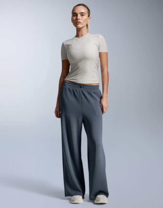 2XU - Wonderluxe Sand Washed Wide Leg Pants