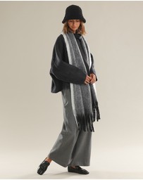 Morgan & Taylor - Montana Teddy Cloche Hat in Black