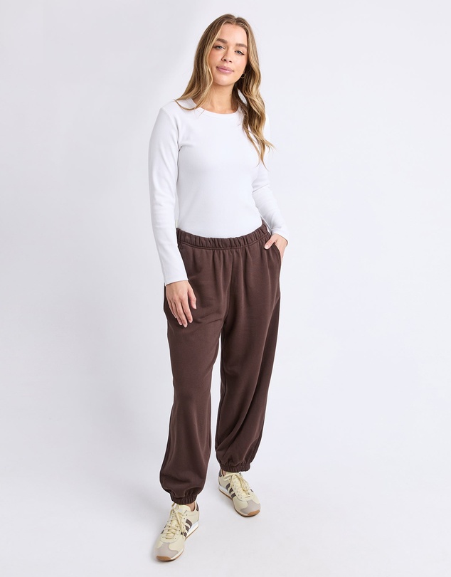 Foxwood - Foundation Barrel Trackpant Coffee Bean
