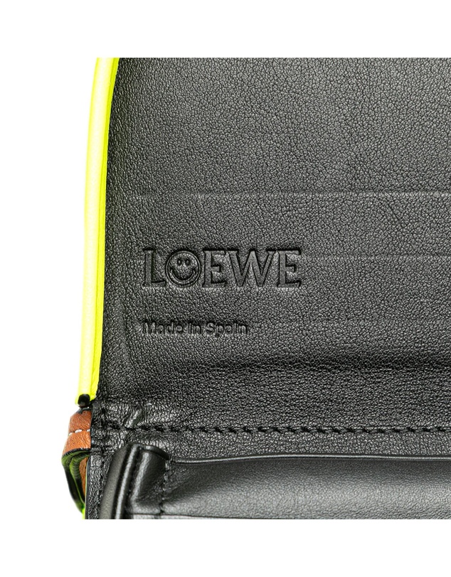 Pre-Loved by Azura Reborn - Pre-Loved loewe Smile Crossbody Bag