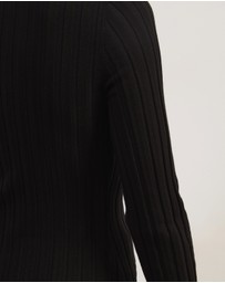 Atmos&Here - Rumi Long Sleeve Fitted Rib Knit Top