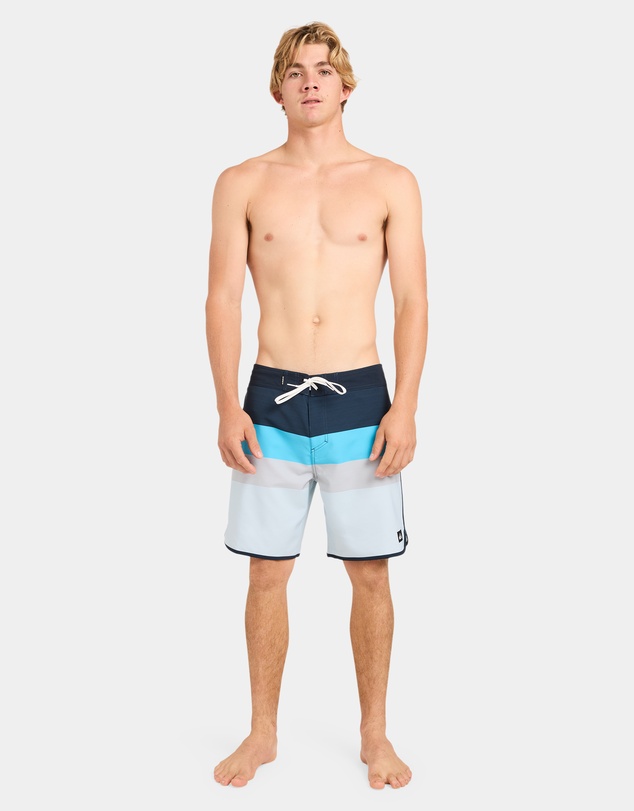 Quiksilver - Mens Surfsilk Scallop 18