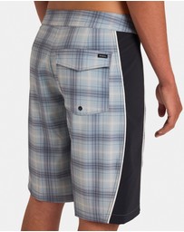 RVCA - Mens Rewind Trunk 21