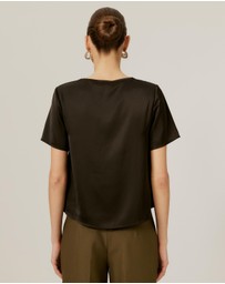 Tussah - SS Keyhole Top