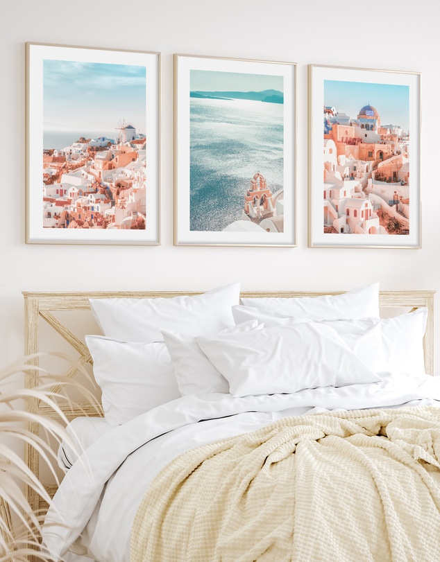Olive et Oriel - Santorini Sunsets II Art Print