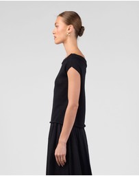 MVN - Off Shoulder Knit Tee