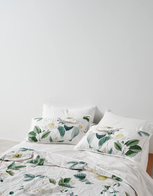 Linen House - Loretta Coverlet