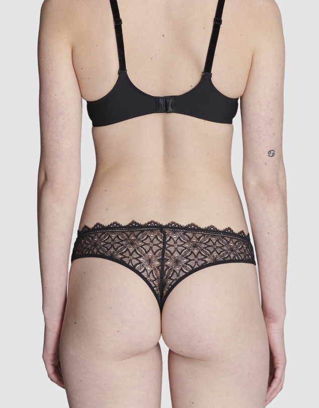 Simone Perele - Escale Tanga