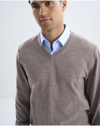 3 Wise Men - 3 Wise Men Fisher V Neck Merino Knit - Sand