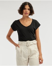 Amelius - Sadie V Neck Tee