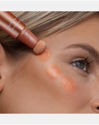 MCoBeauty - Highlight & Glow Beauty Wand - Peach Glow