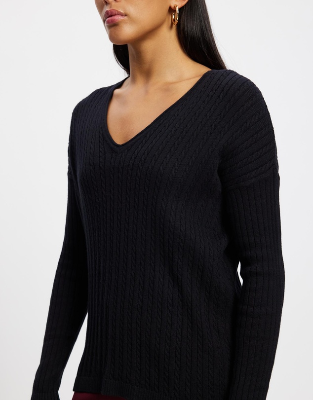 Lindsay Nicholas New York - V-Neck Cable Sweater