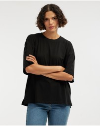 Amelius - Leah Boyfriend Tee