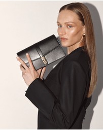 VESTIRSI - Claudia Black East West Crossbody