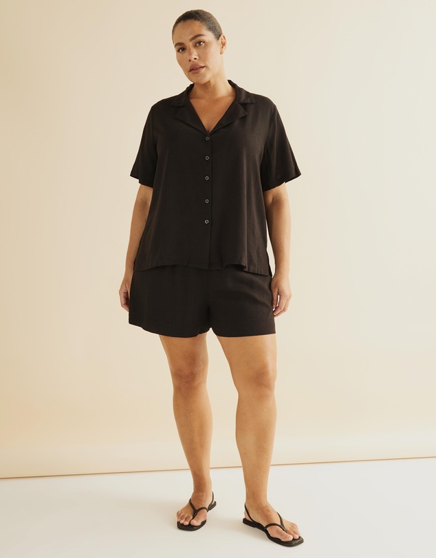 Atmos&Here Curvy - Alis Linen Blend Shorts