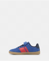 Kicks - Kennedy