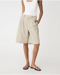 Forcast - Sonique Tailored Short