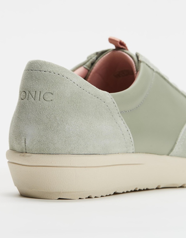 Vionic - Karigan Sneaker - Sage