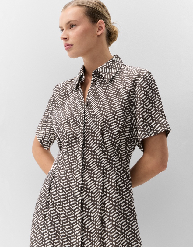 UNISON - Collared Geo Midi Dress
