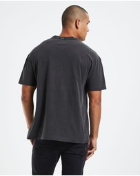 Standard - Flame Skull T-Shirt