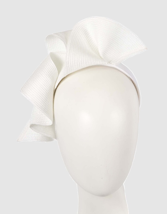 Max Alexander - Large Wavy White Racing Fascinator
